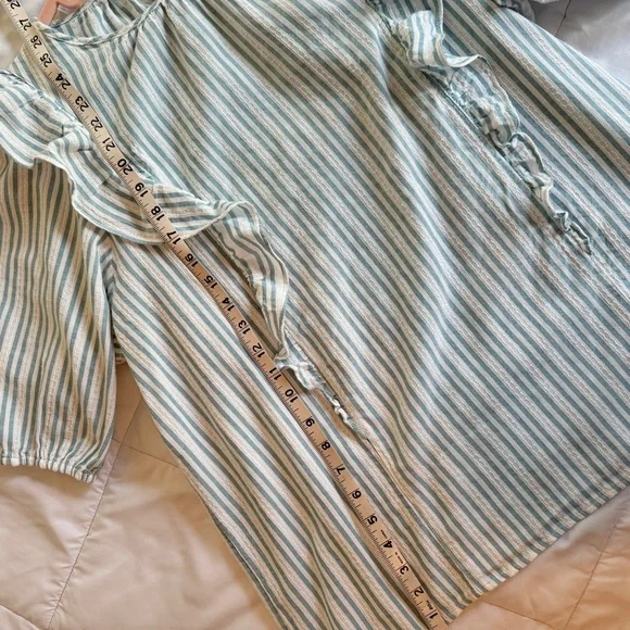 Universal Thread Muted Teal and White Striped Blouse Women’s Large - Picture 4 of 5
